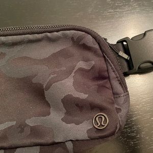 Lululemon Eveywhere Belt Bag